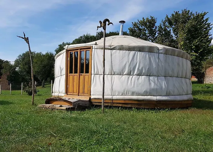 Nomad Jurta Zalakaros Mellett